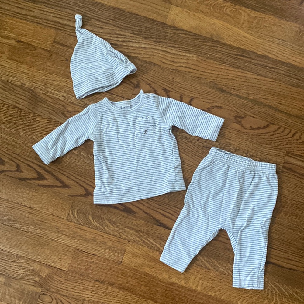 Carter’s outfit